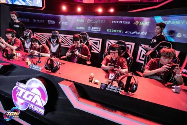 场焦点战中 场焦点战中