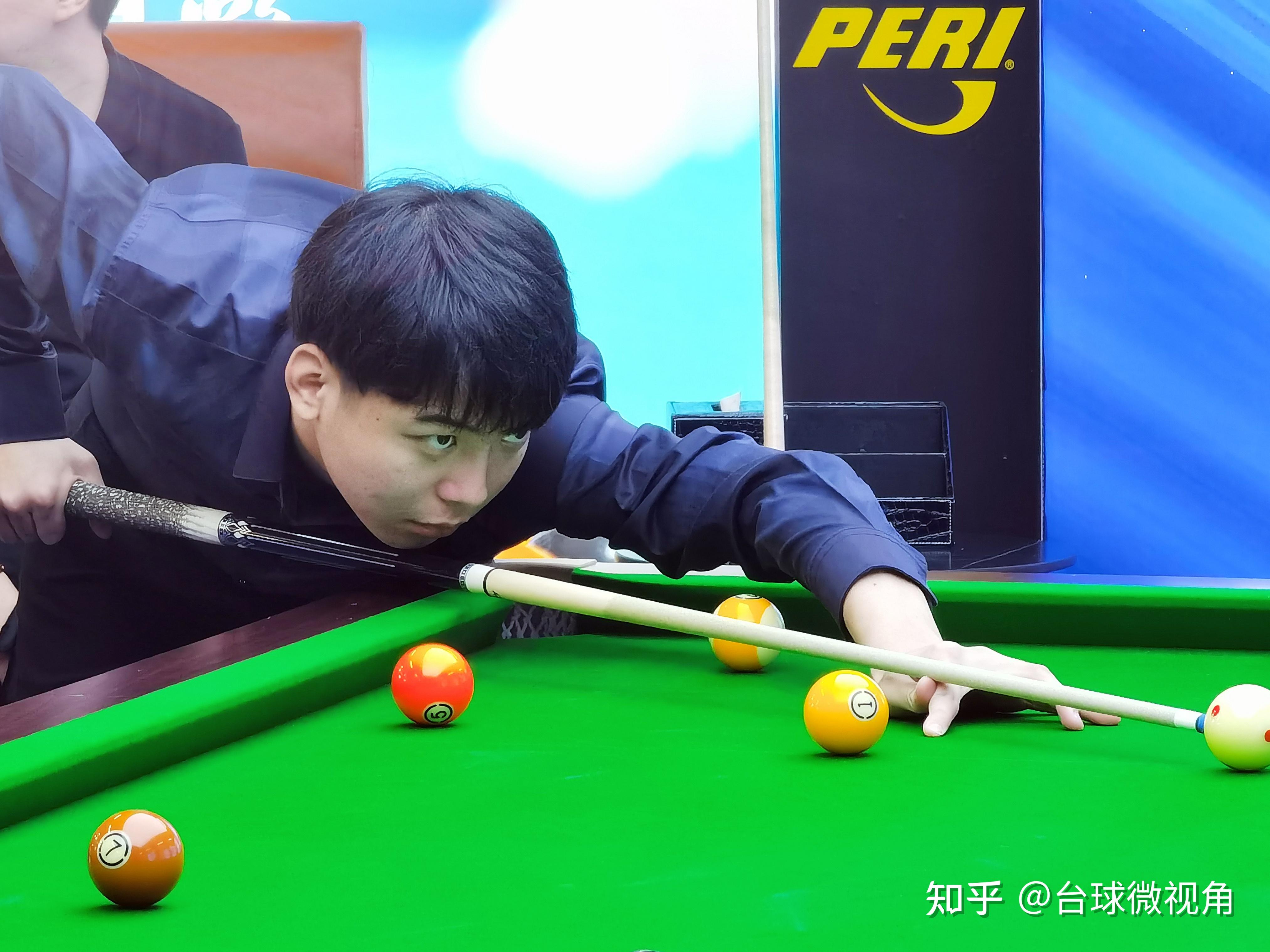 个在赛场上 个在赛场上