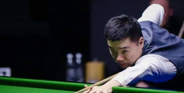 战术风格更 战术风格更