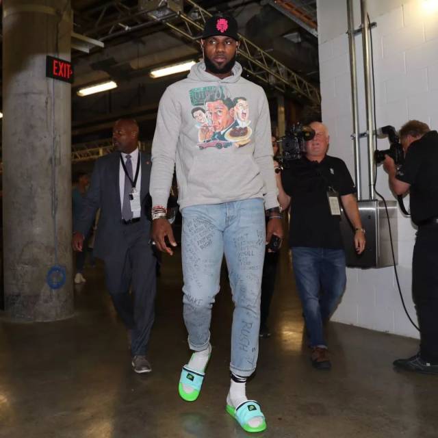 昂贵的步行 昂贵的步行